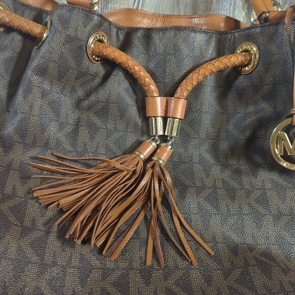 Michael Kors Brown/Tan Signature Coated Leather Jet Set Drawstring Bag Large - Picture 4 of 14